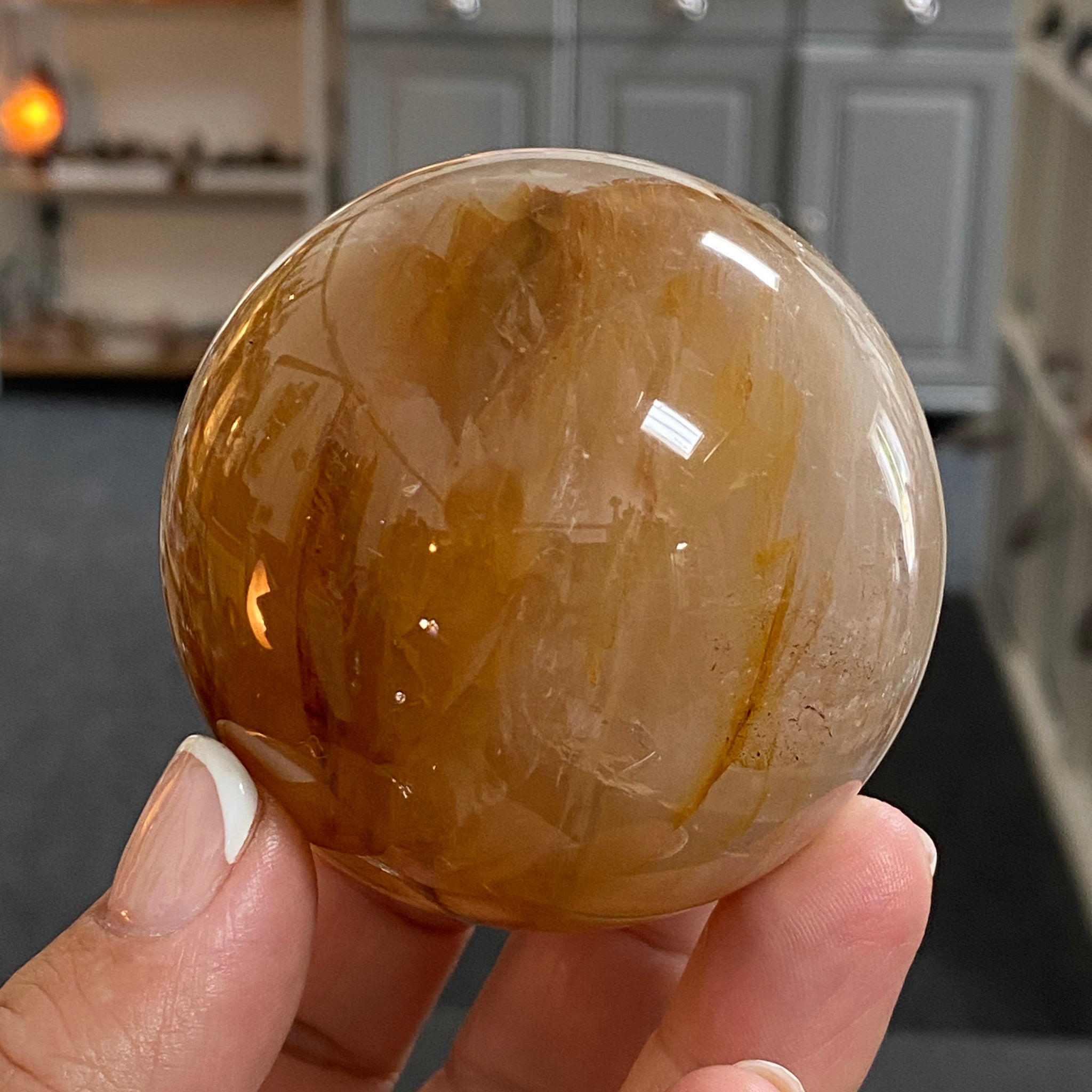 🧡 Golden Healer Quartz Sphere – Madagascar