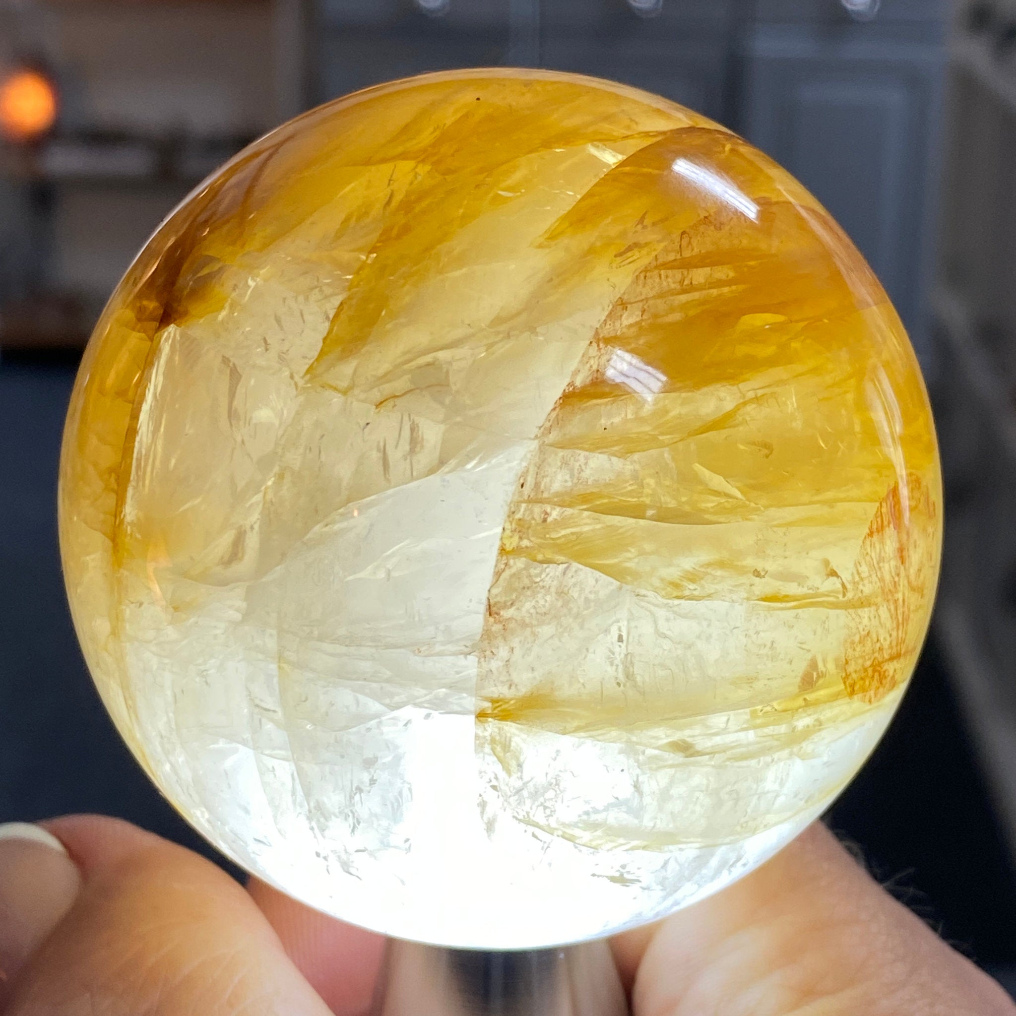 🧡 Golden Healer Quartz Sphere – Madagascar