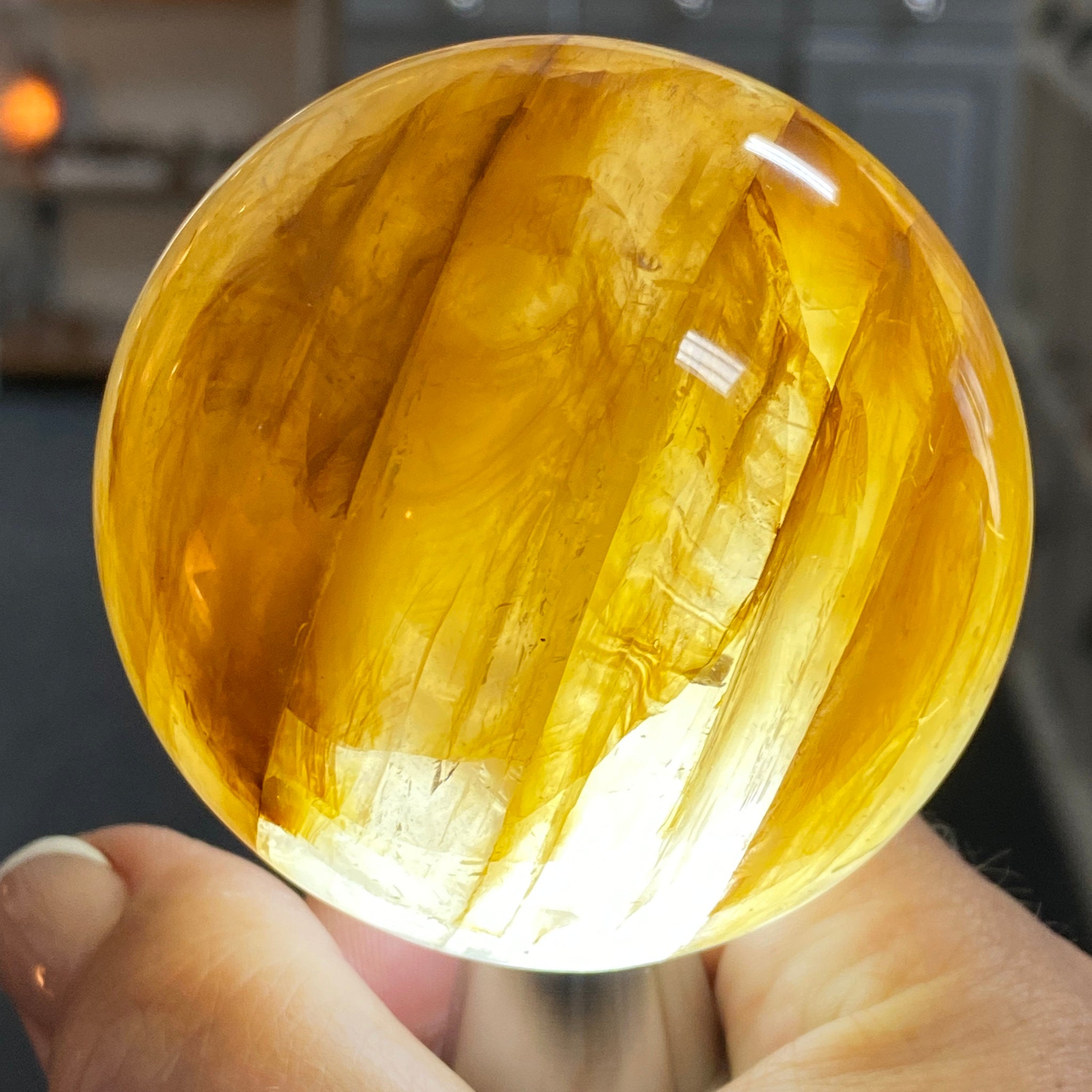 🧡 Golden Healer Quartz Sphere – Madagascar