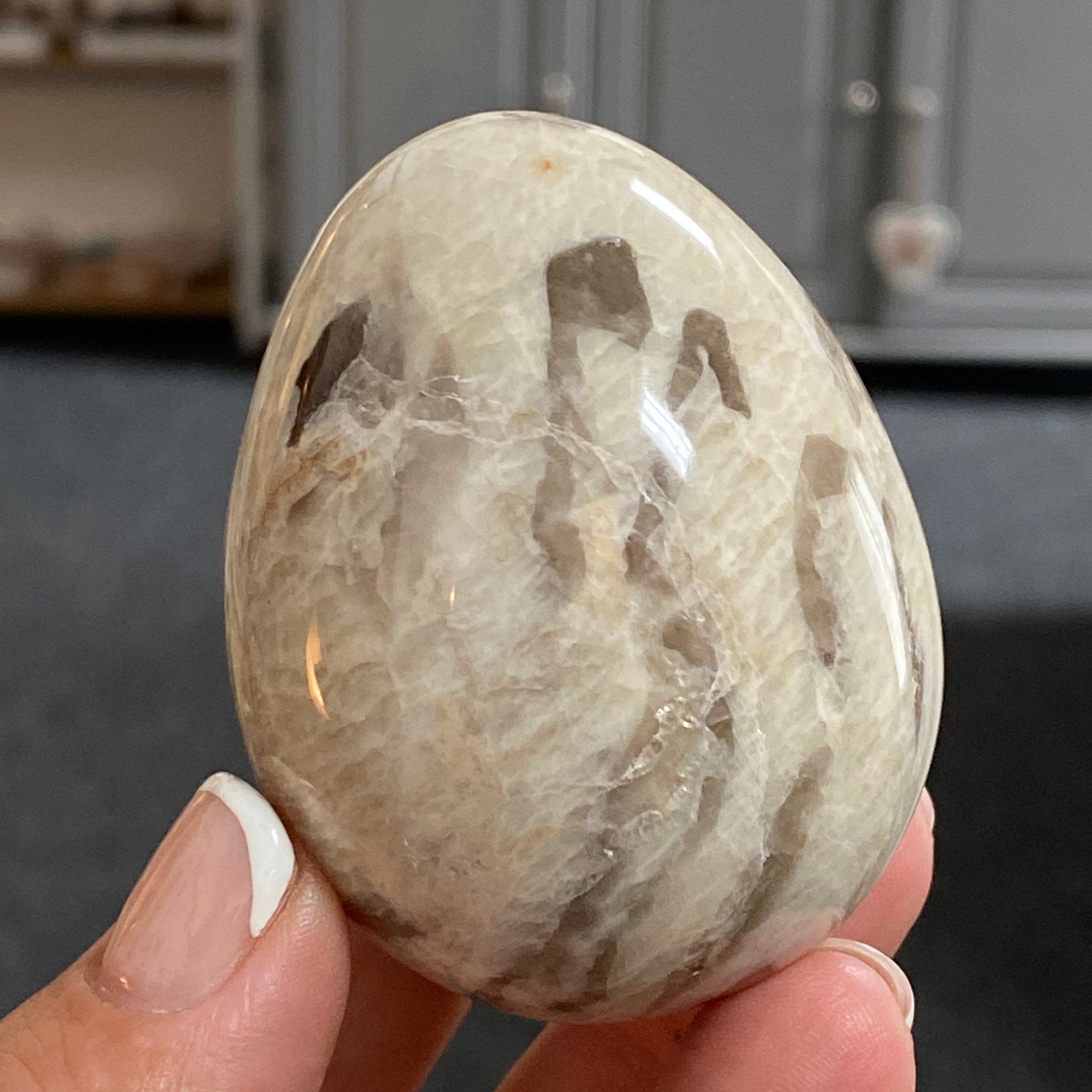 🥚 Graphic Feldspar Egg – Madagascar
