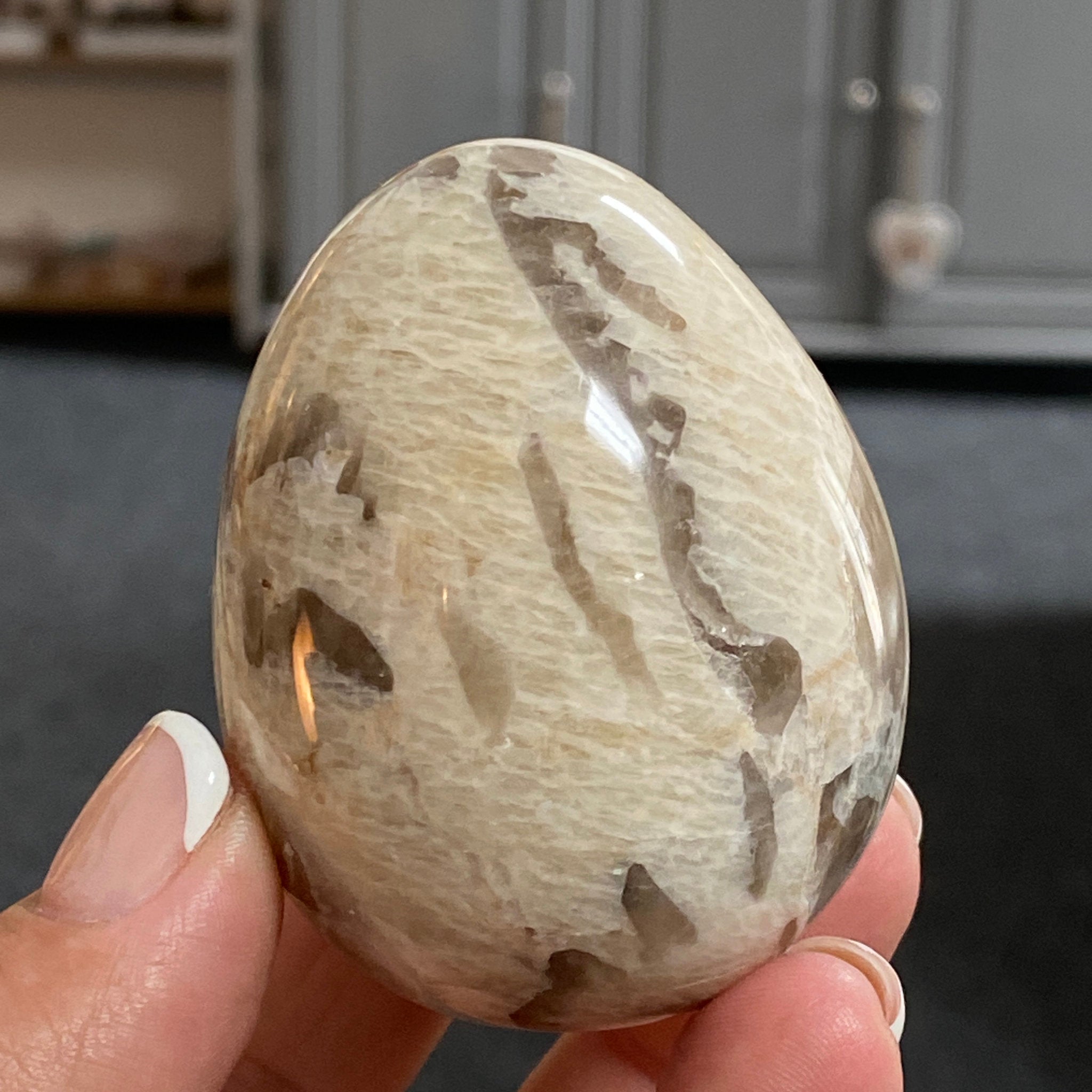 🥚 Graphic Feldspar Egg – Madagascar