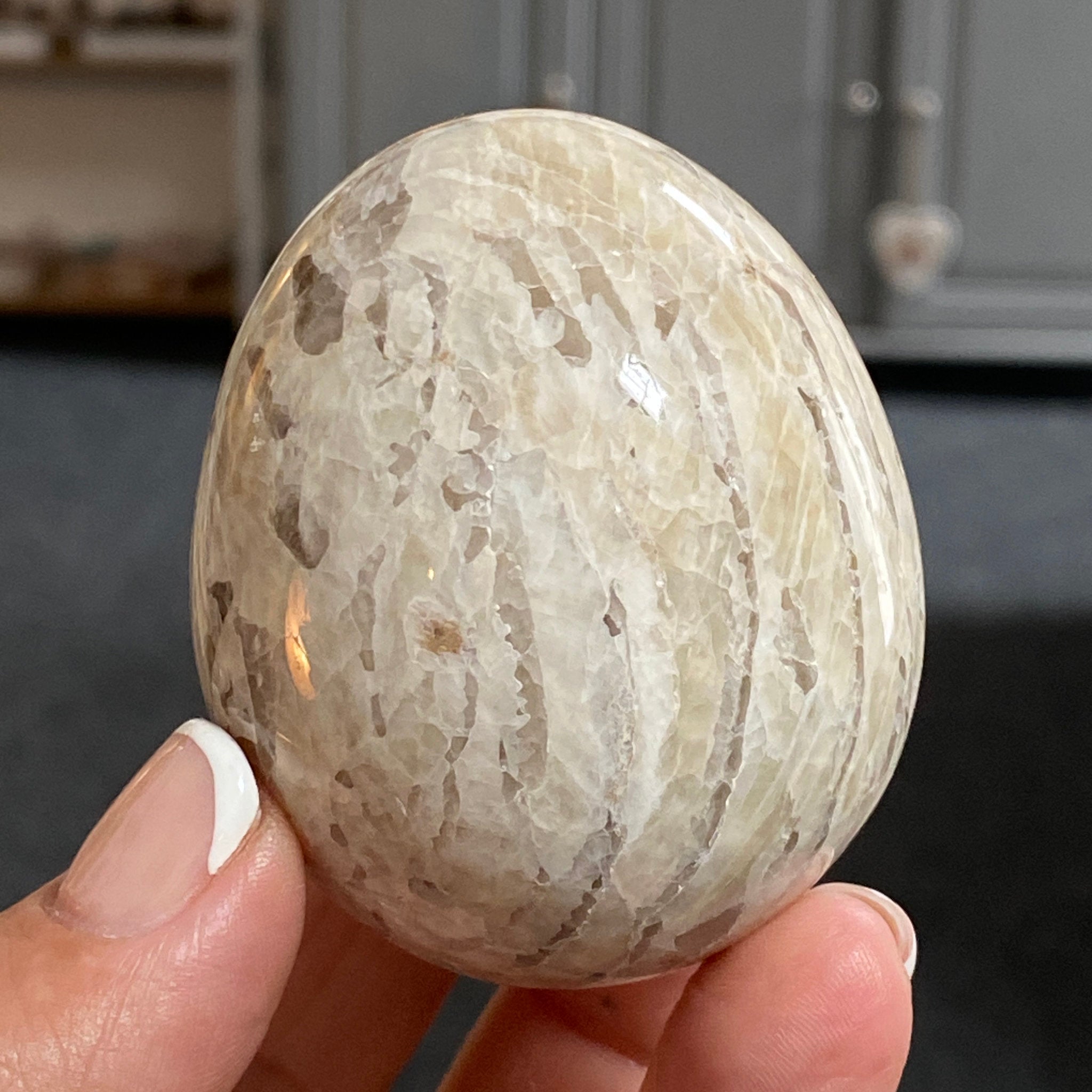 🥚 Graphic Feldspar Egg – Madagascar