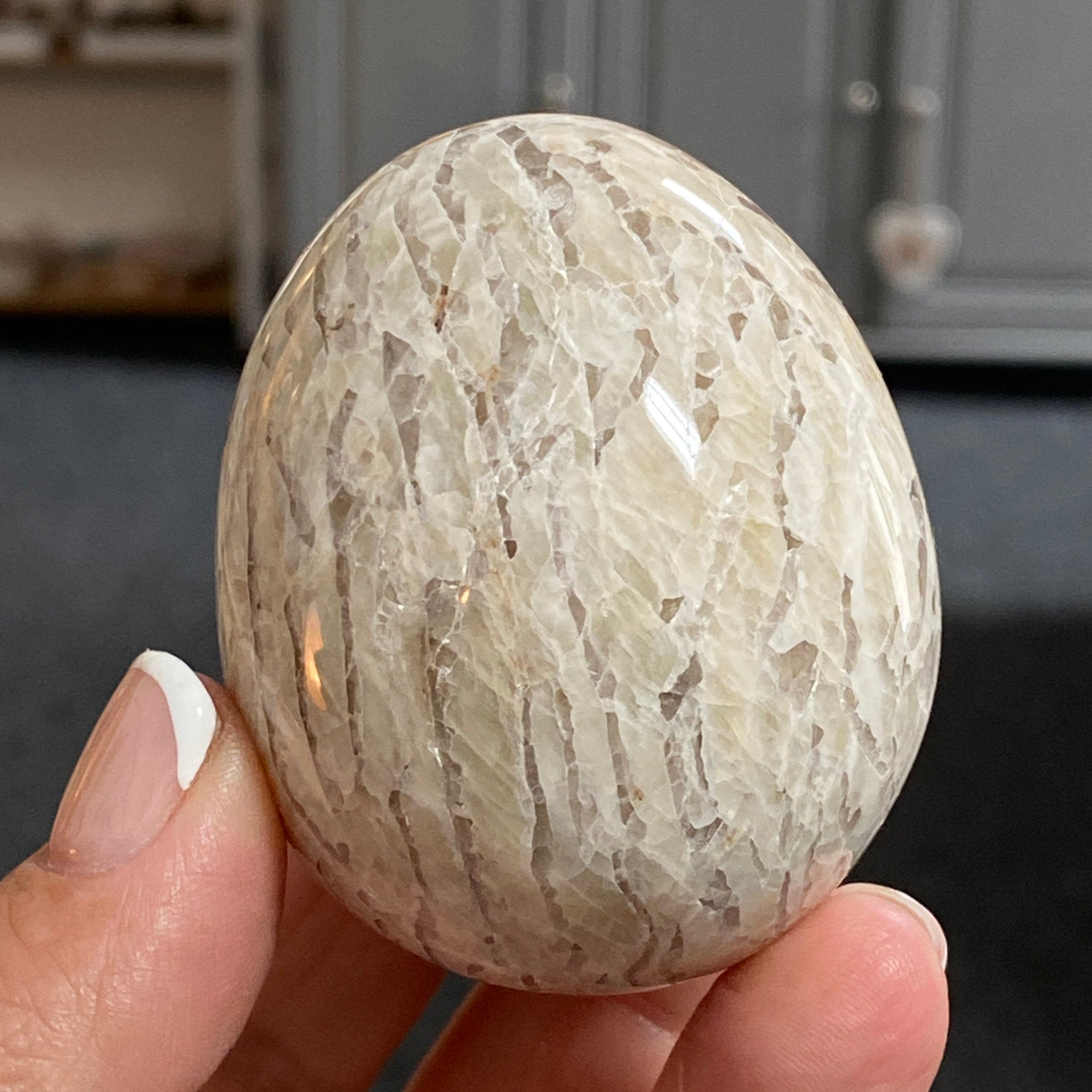 🥚 Graphic Feldspar Egg – Madagascar