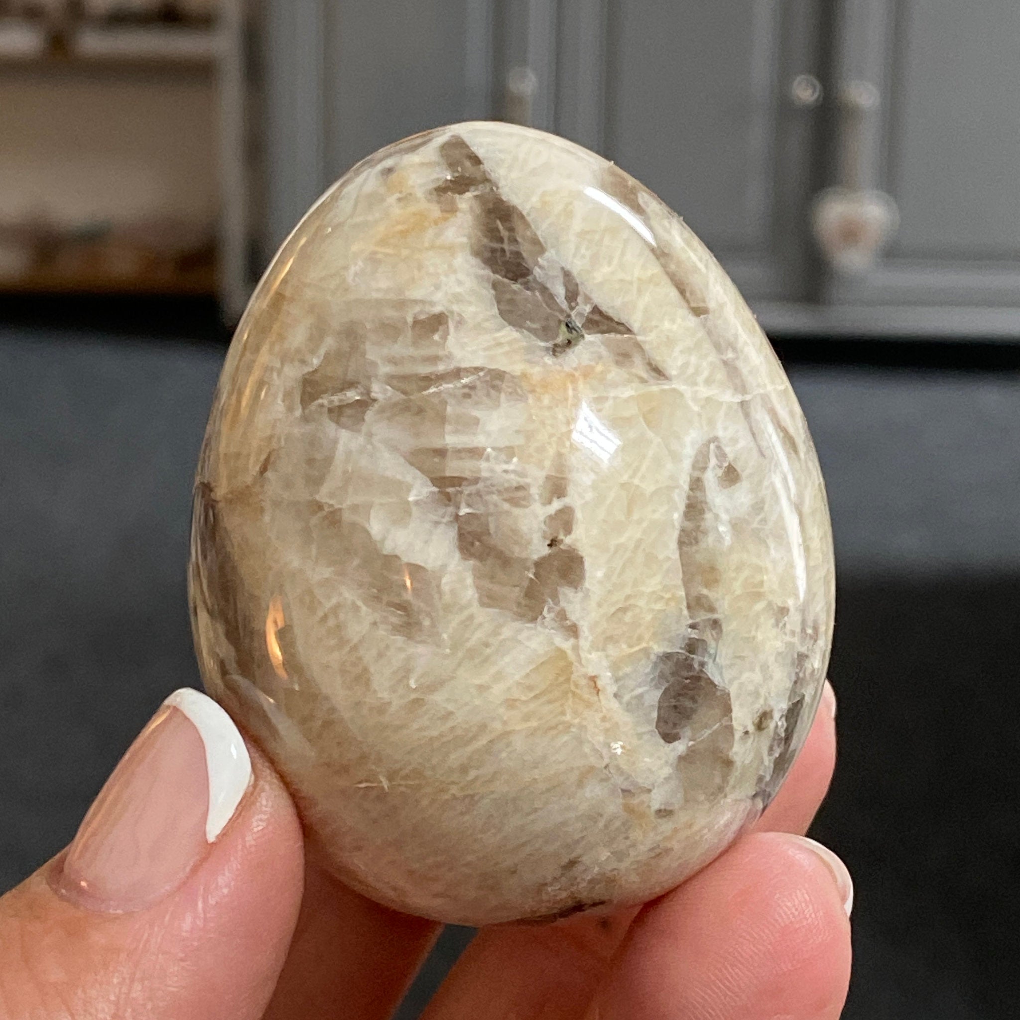 🥚 Graphic Feldspar Egg – Madagascar