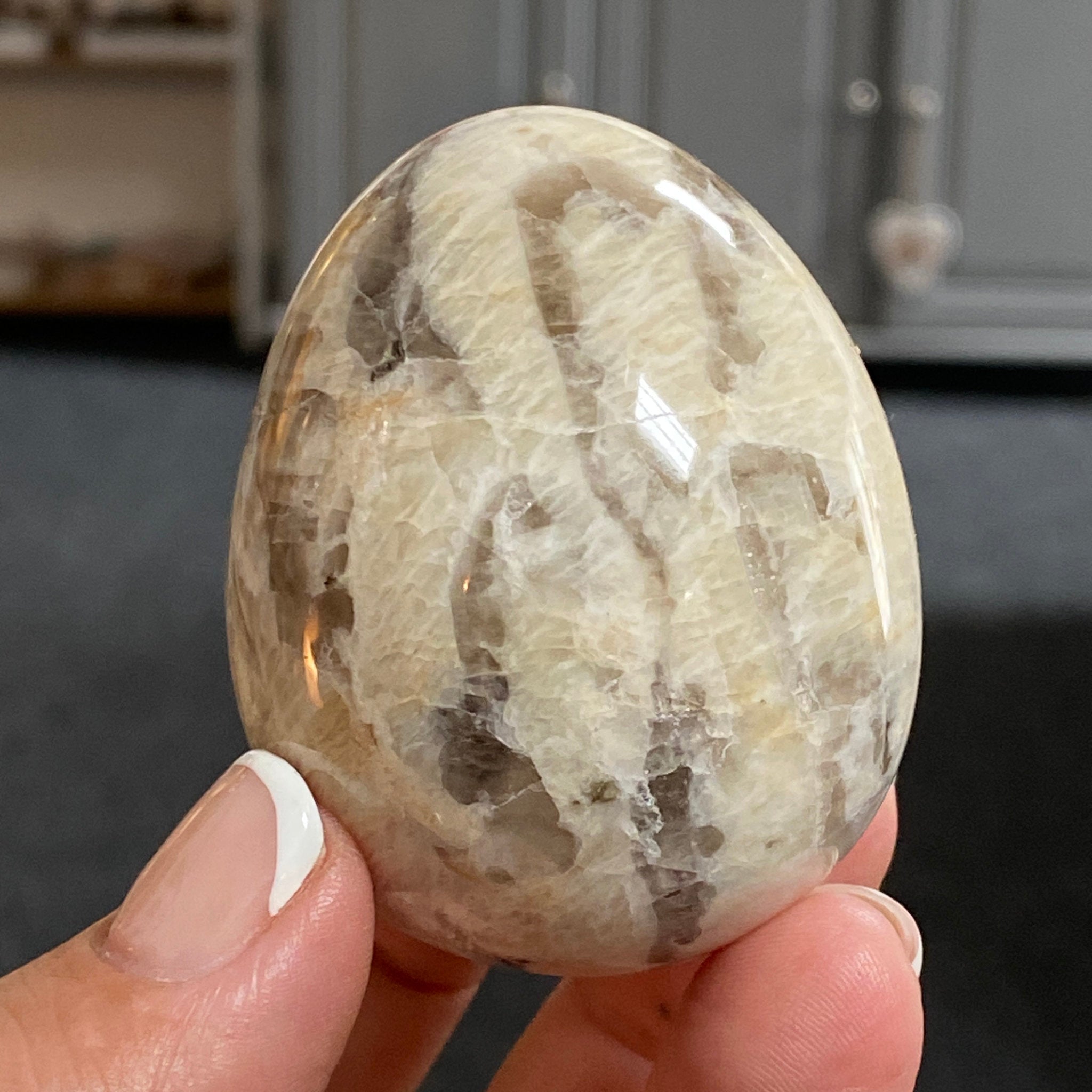 🥚 Graphic Feldspar Egg – Madagascar