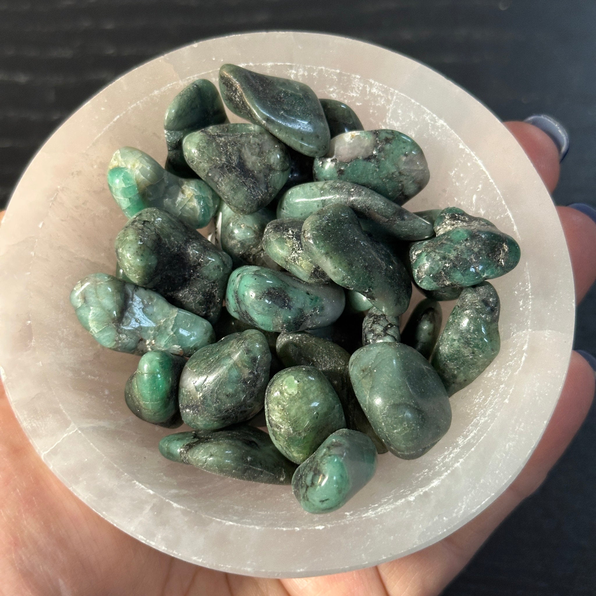 Emerald in matrix tumbled stones
