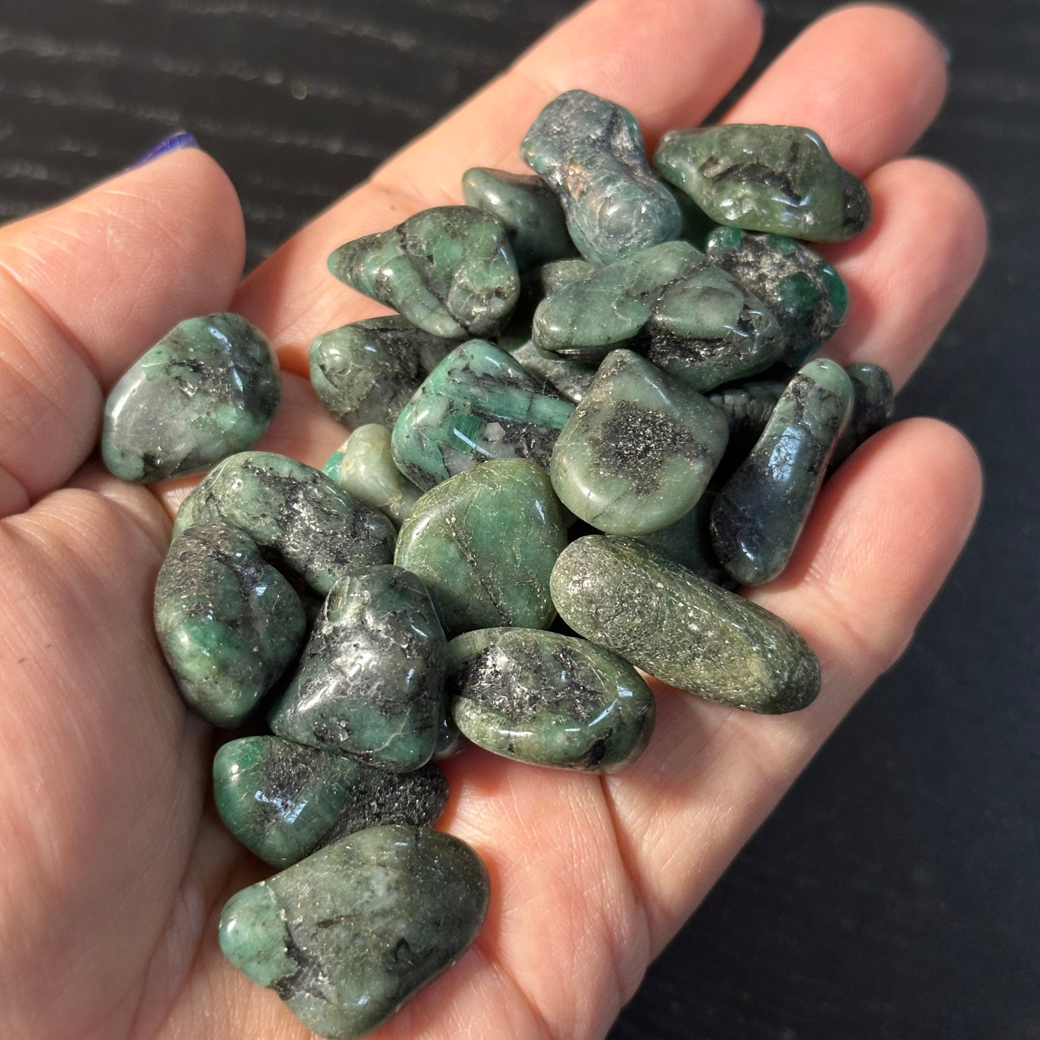 Emerald in matrix tumbled stones