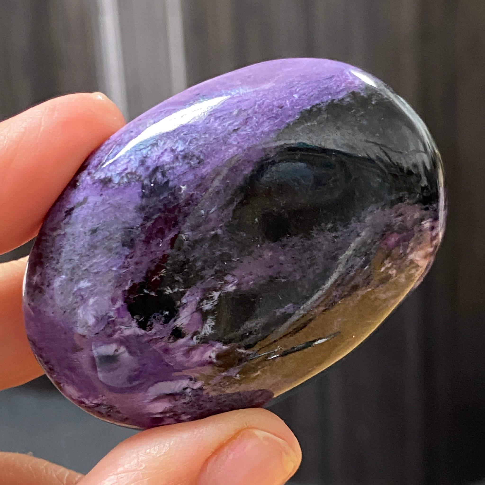 Charoite Palmstone - Russia