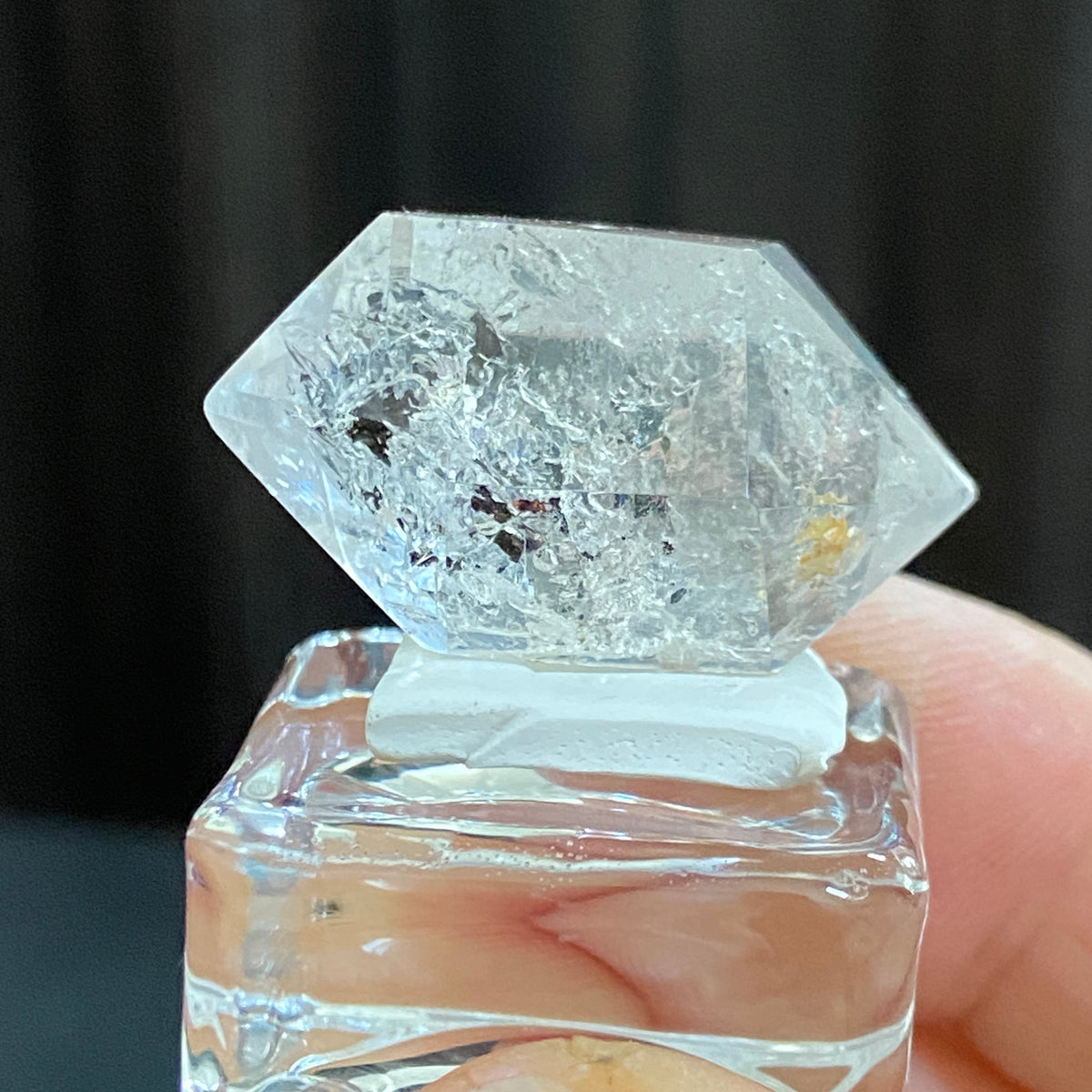 Enhydro Carbon Waterfall – Clear Quartz