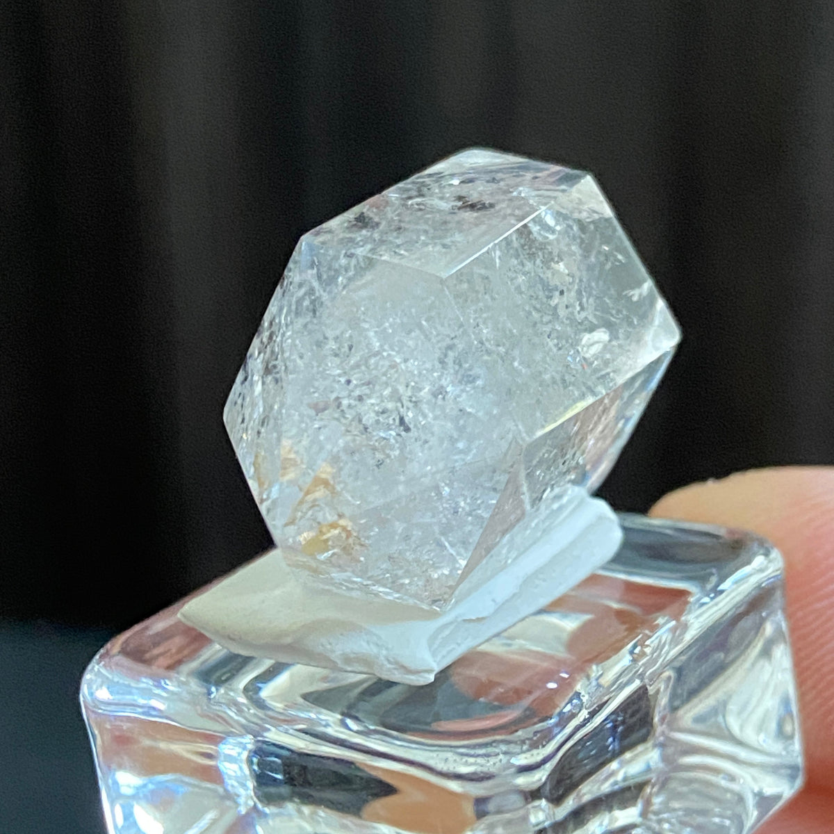 Enhydro Carbon Waterfall – Clear Quartz