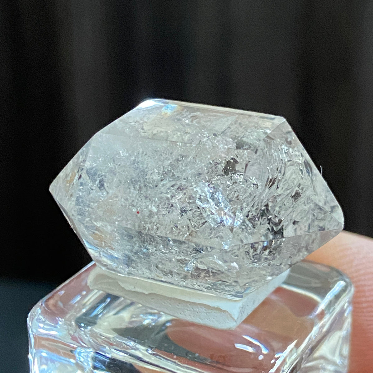 Enhydro Carbon Waterfall – Clear Quartz