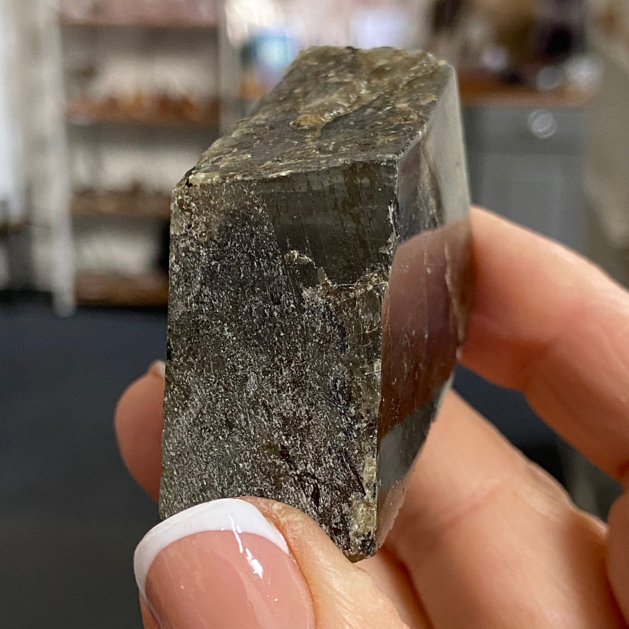 Madagascan Labradorite Slice – New Beginnings & Intuition - Castle Rocks Cornwall