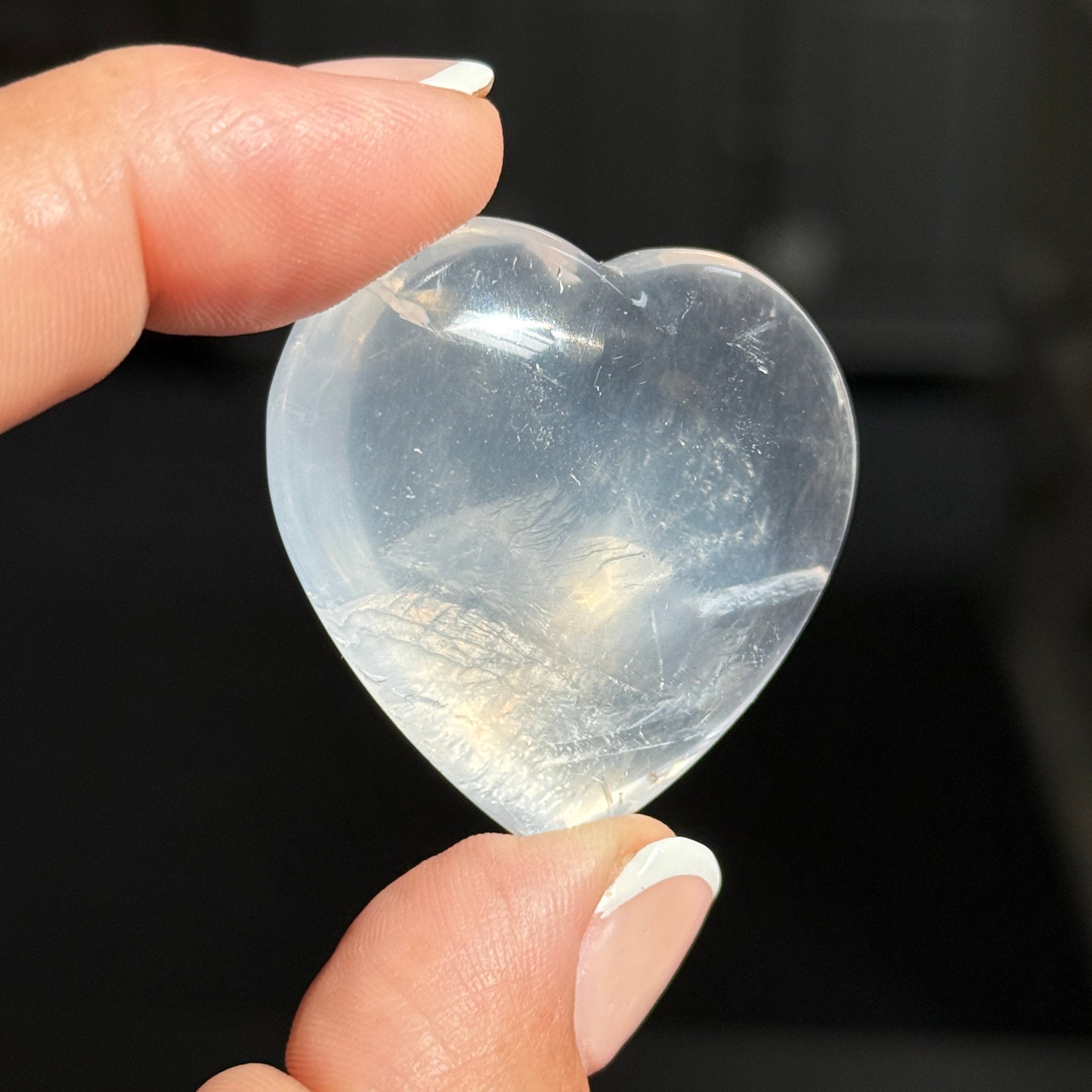 🌙 Girasol Quartz Heart – Madagascar