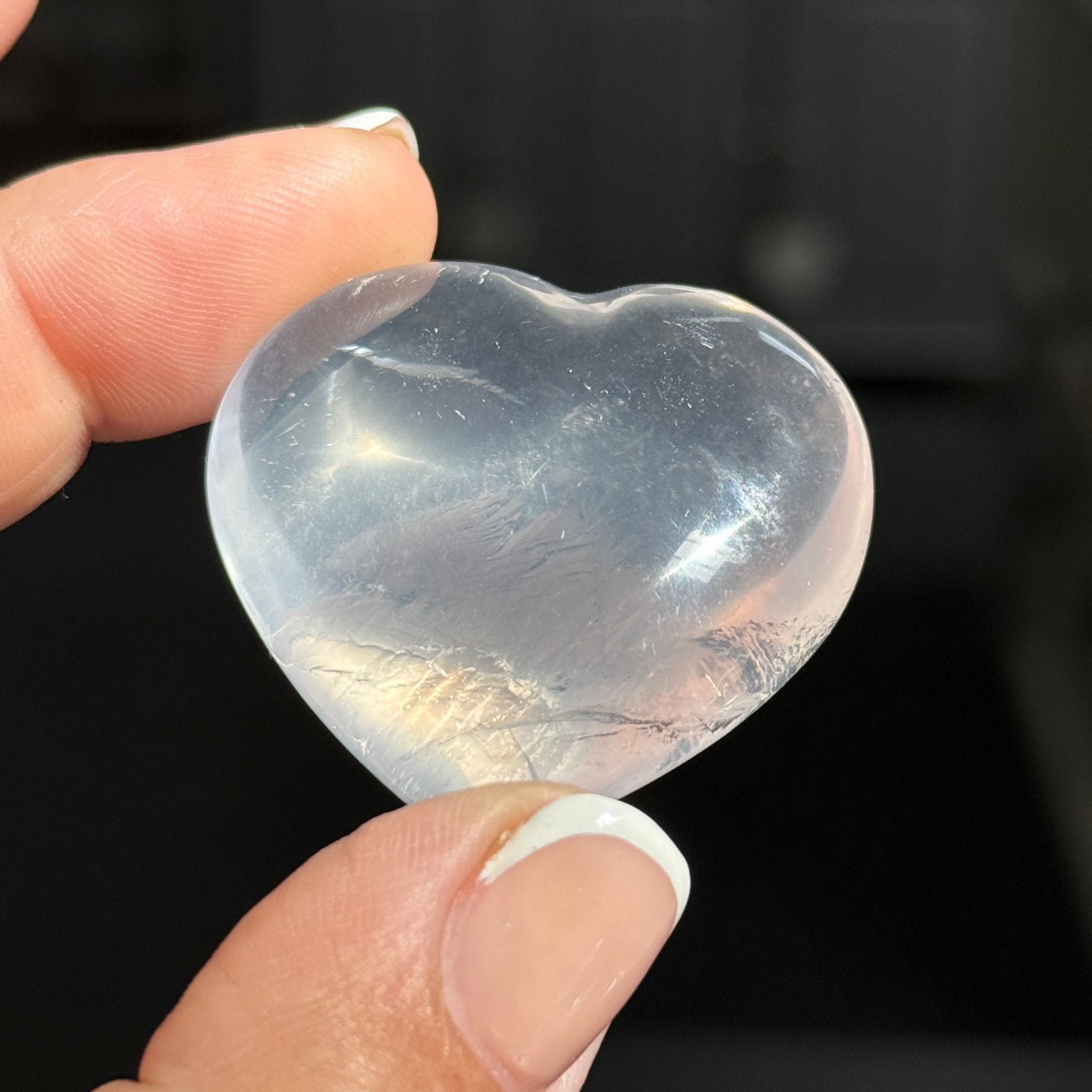 🌙 Girasol Quartz Heart – Madagascar