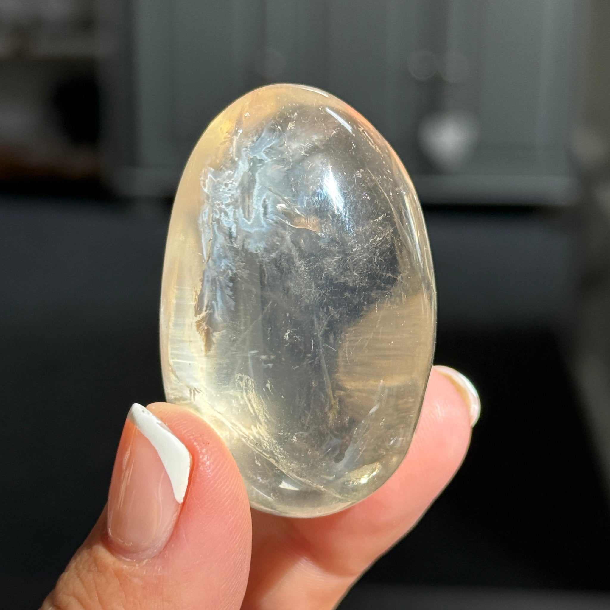 🌞 Natural Citrine Palm Stone – Madagascar