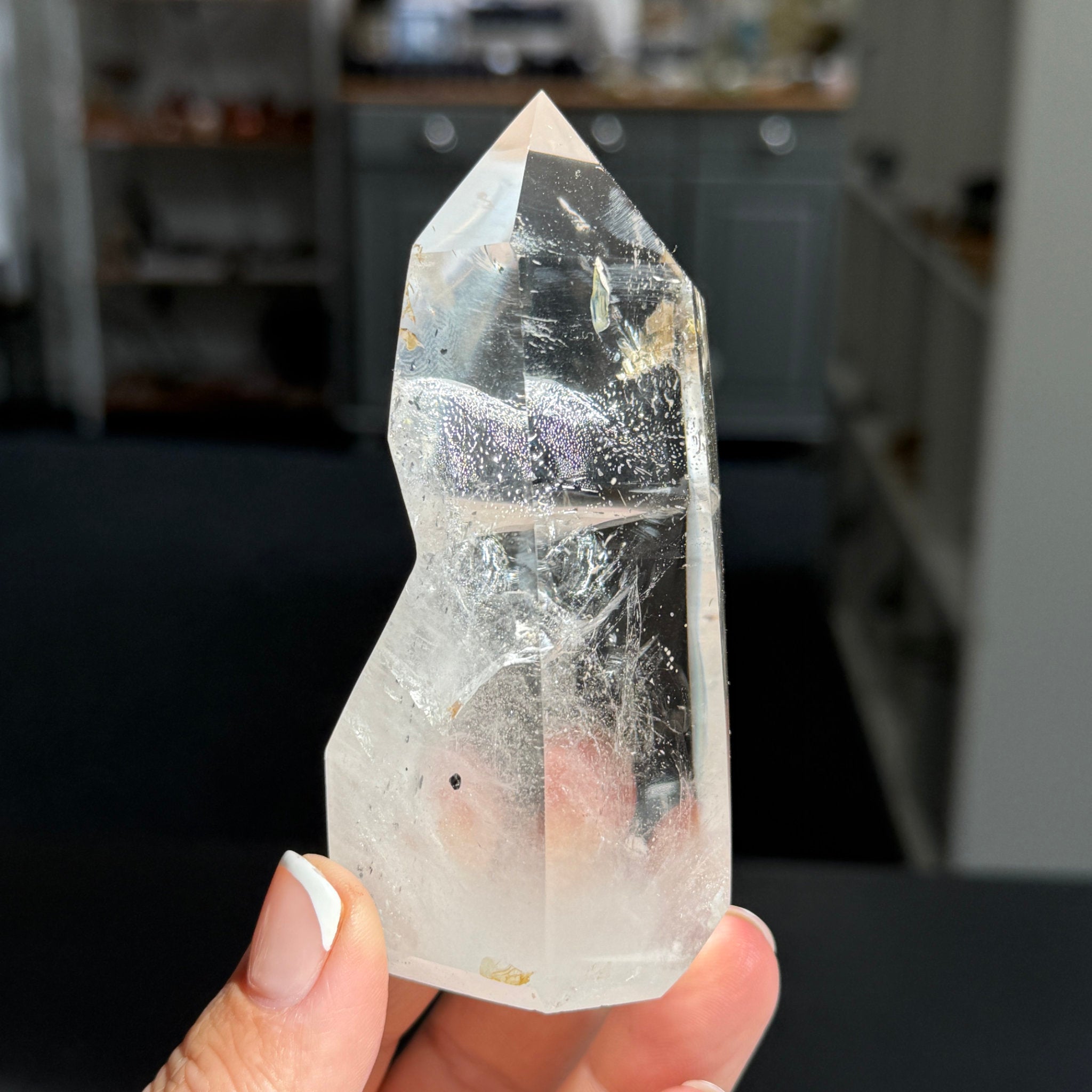 💎 River Rolled Clear Quartz Tower – Madagascar
