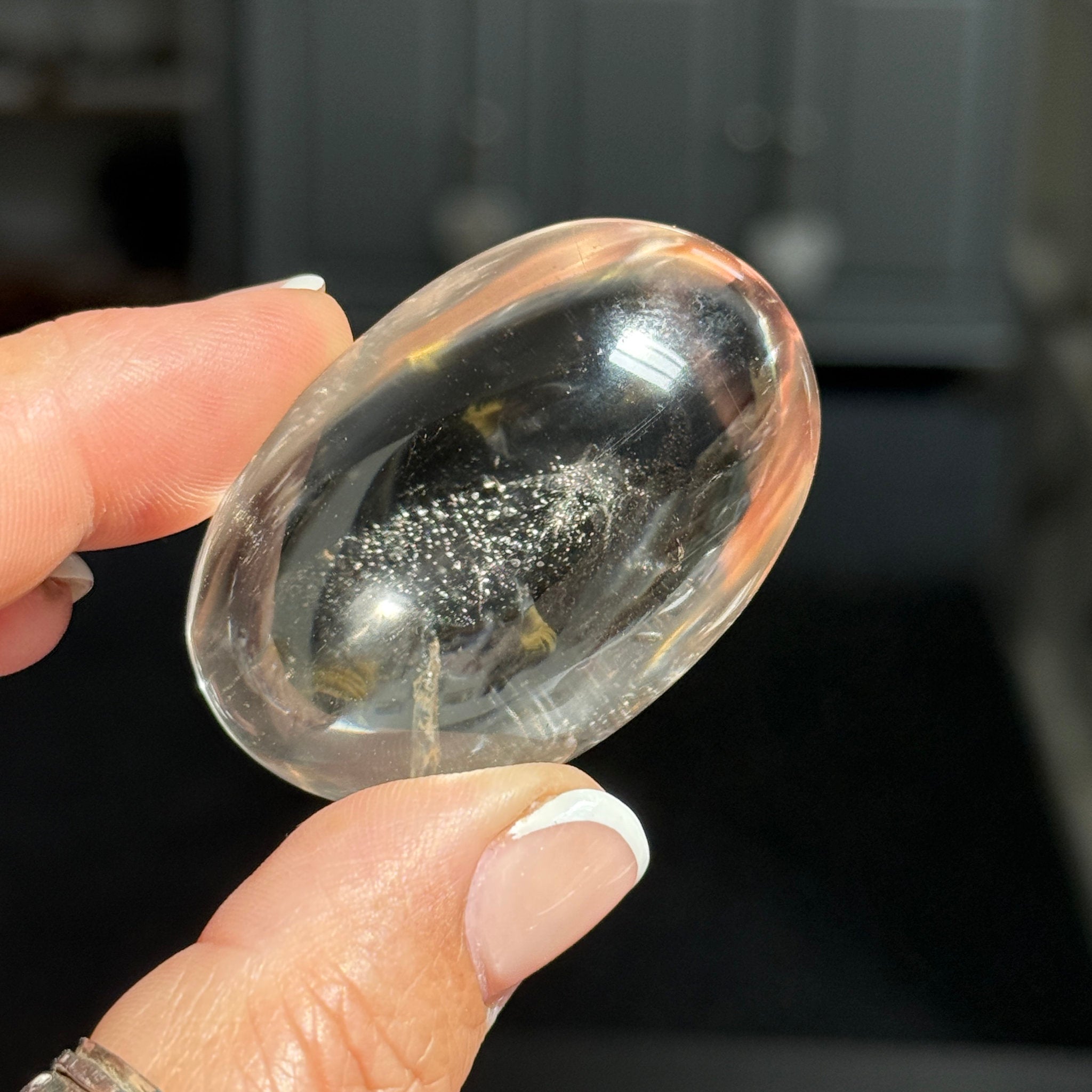 🤎 Pale Smoky Quartz Palmstone – Madagascar