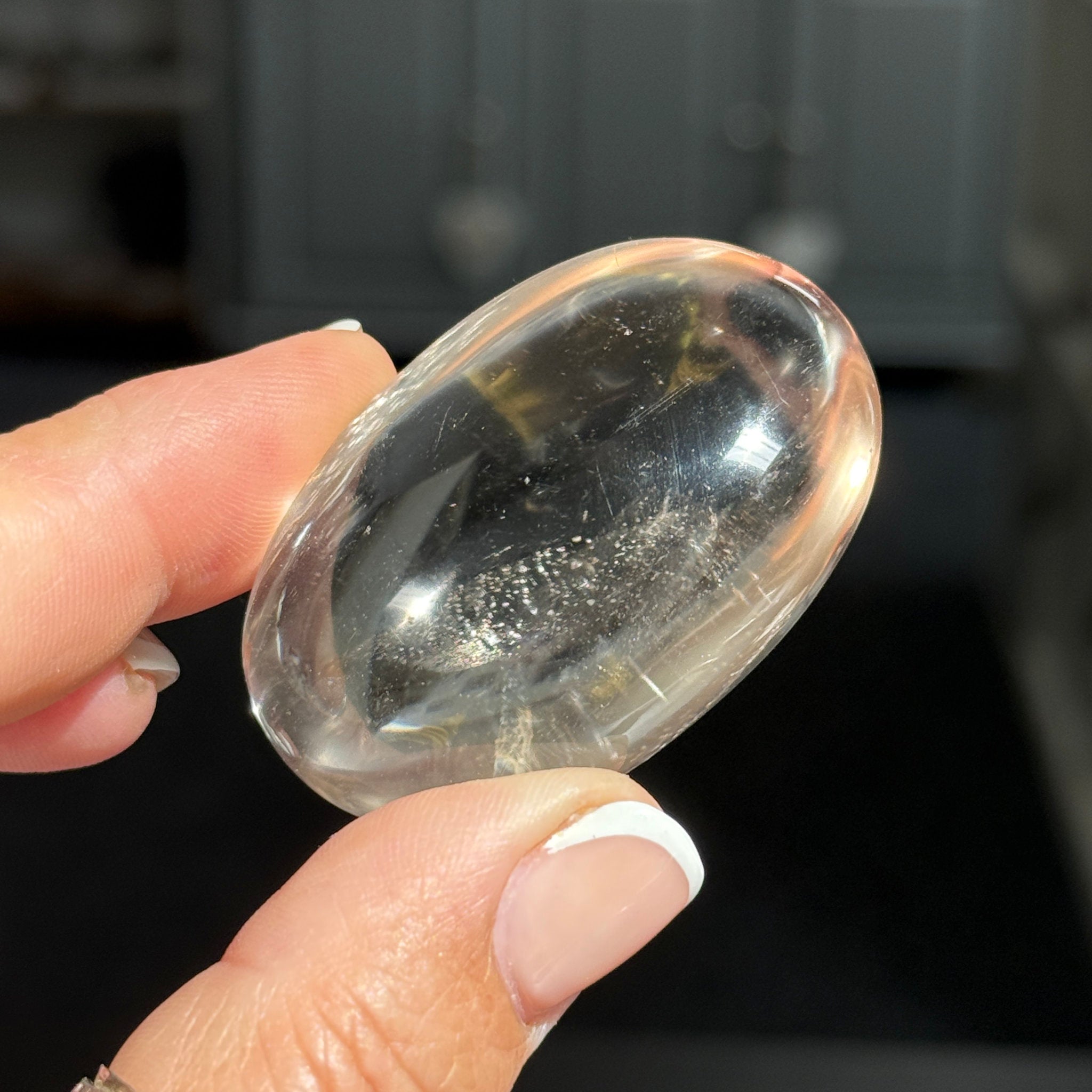🤎 Pale Smoky Quartz Palmstone – Madagascar