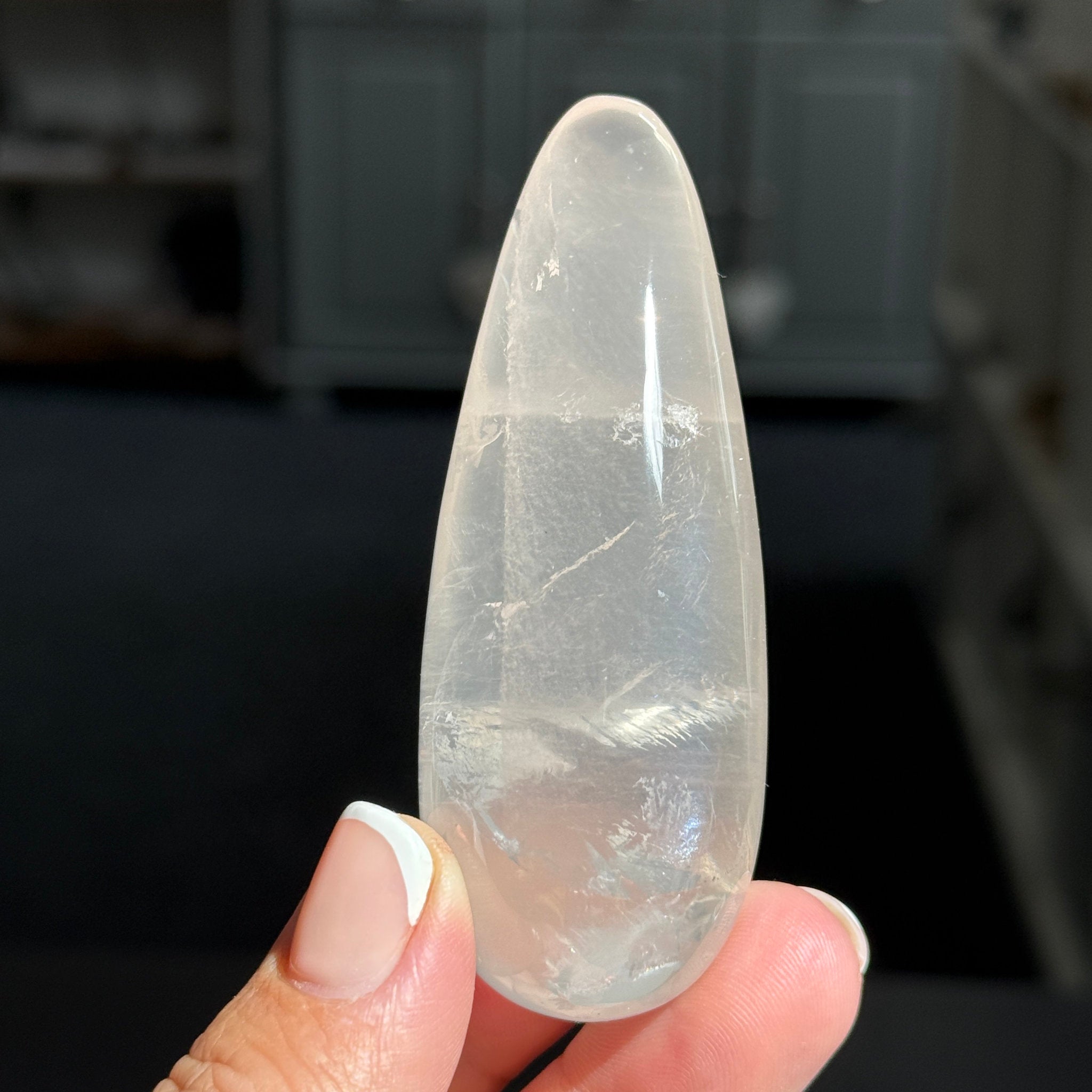 🌙 Girasol Quartz Wand – Madagascar
