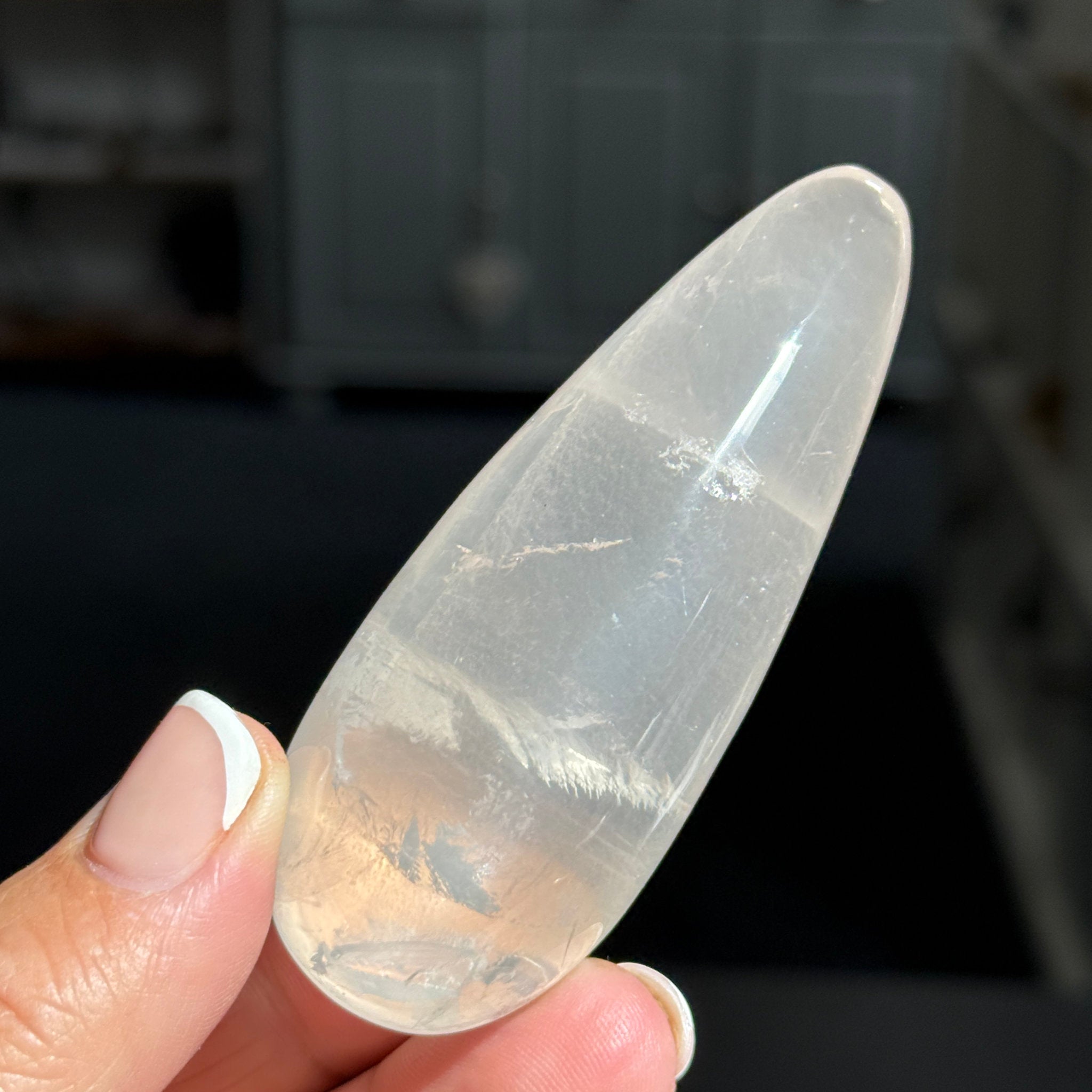 🌙 Girasol Quartz Wand – Madagascar