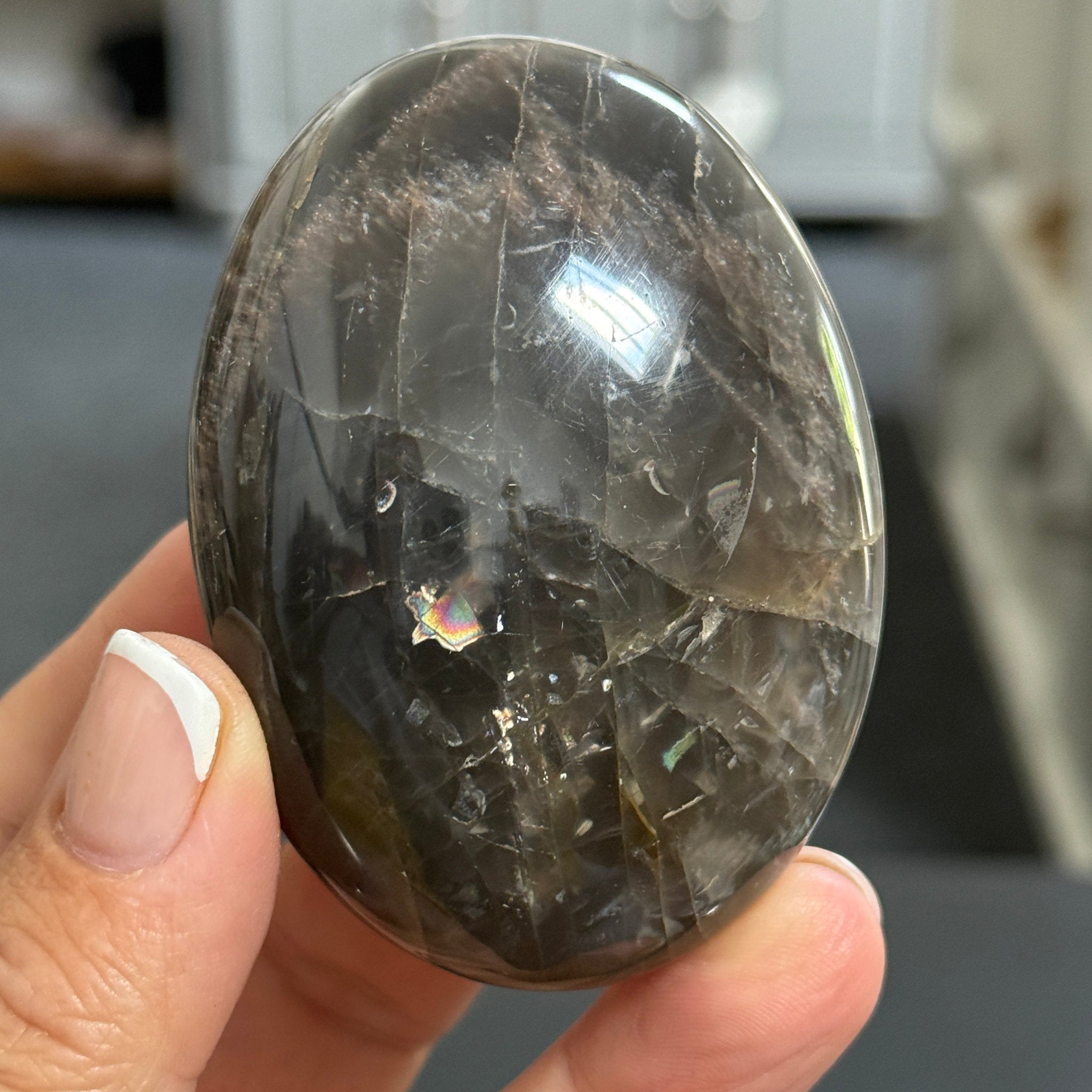 🌑 Black Moonstone Palmstone – Madagascar