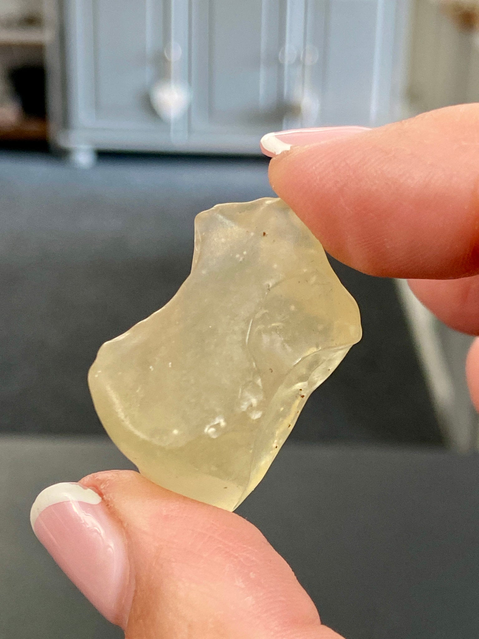 🌞 Libyan Desert Glass – Ancient Tektite of the Sahara