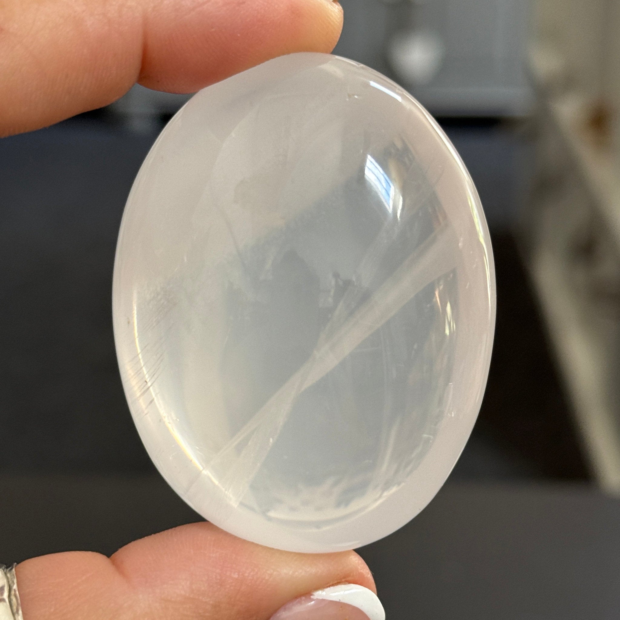 🌙 Girasol Quartz Palmstone - Madagascar