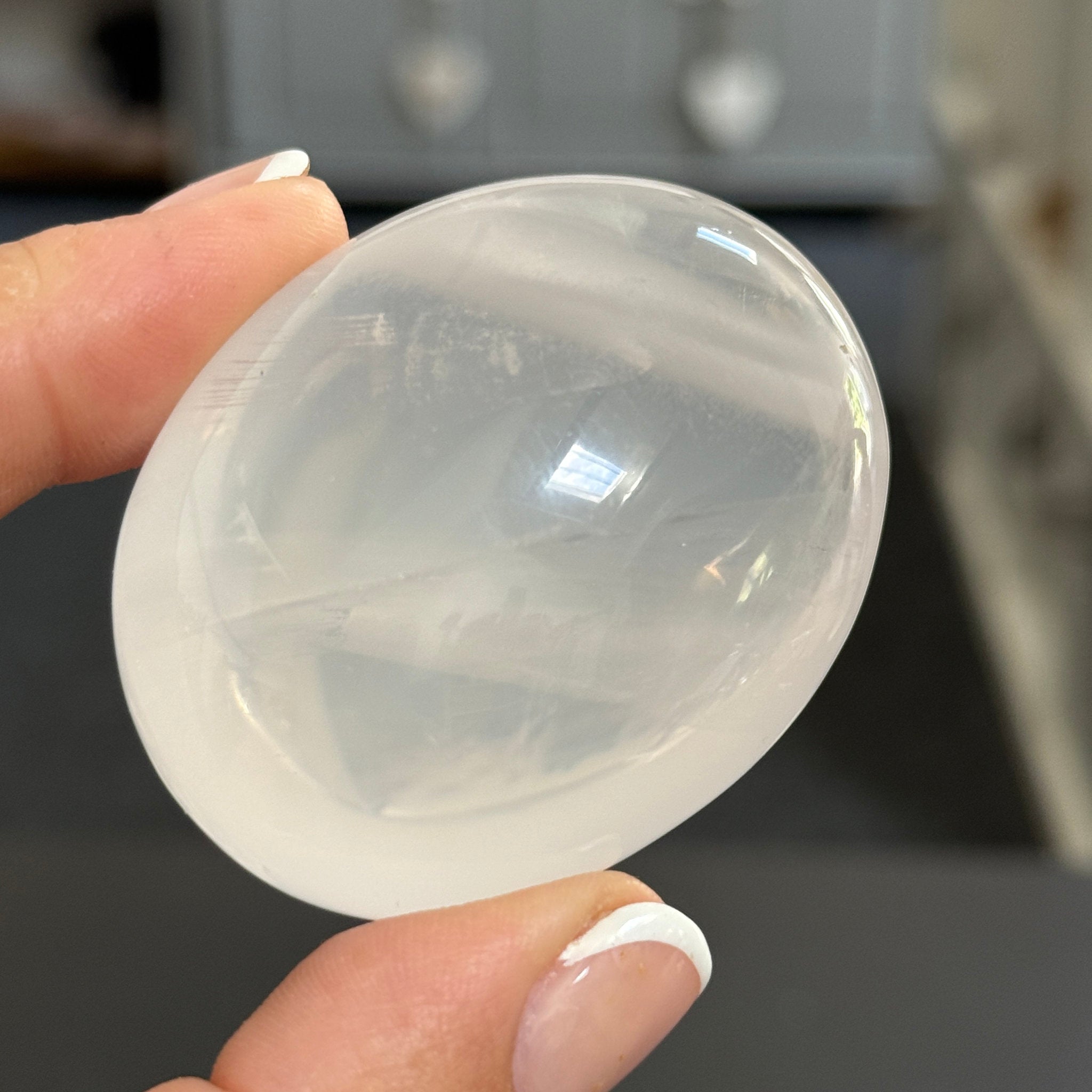 🌙 Girasol Quartz Palmstone - Madagascar