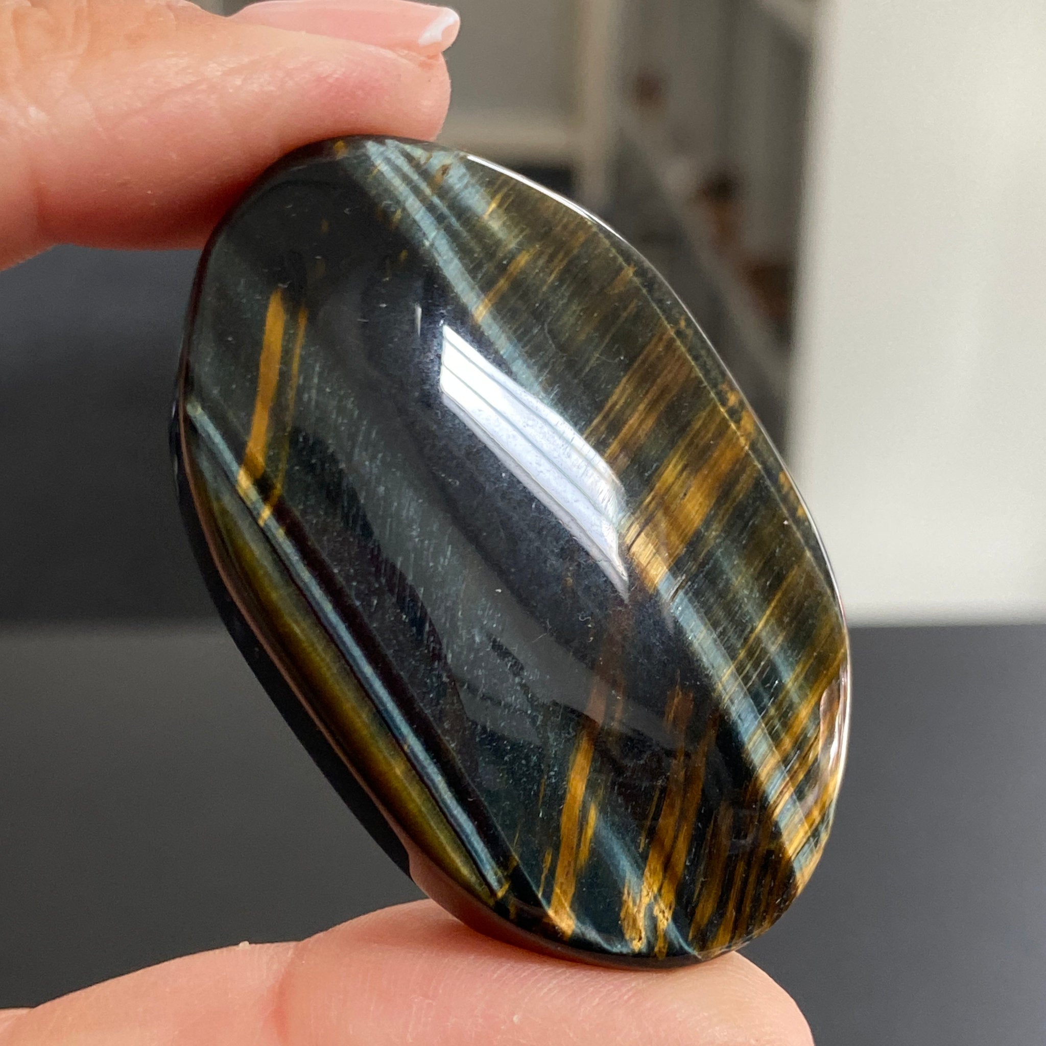Premium Tigers Eye Palmstone