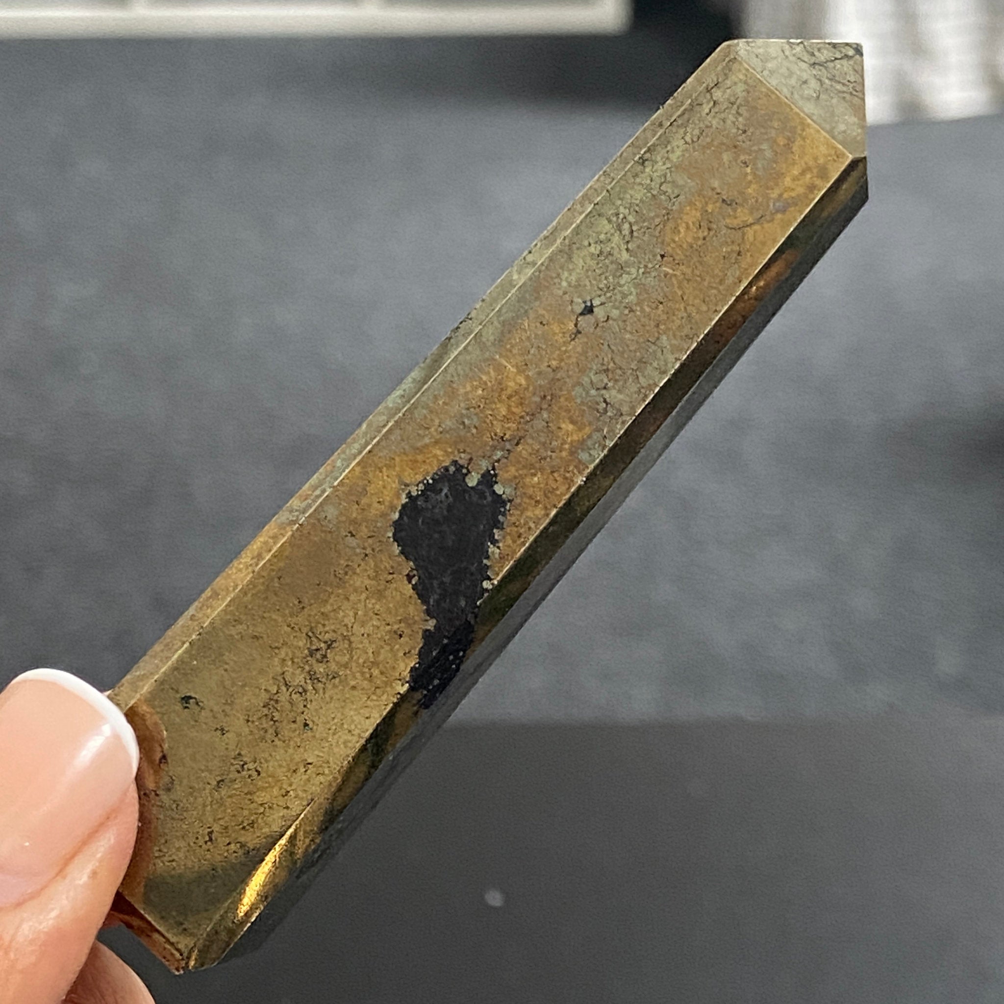 Healer's Gold Obelisk (Apache Gold) – Arizona, USA