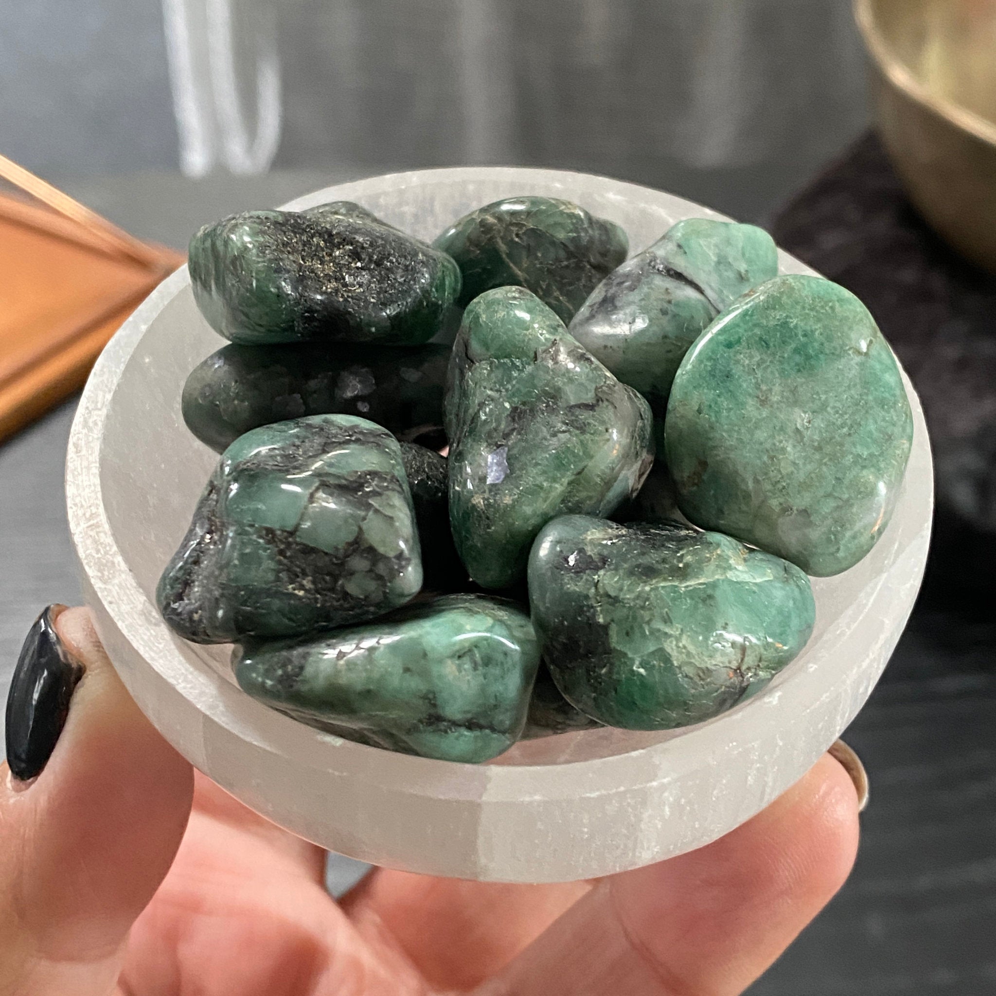 Emerald in matrix tumbled stones