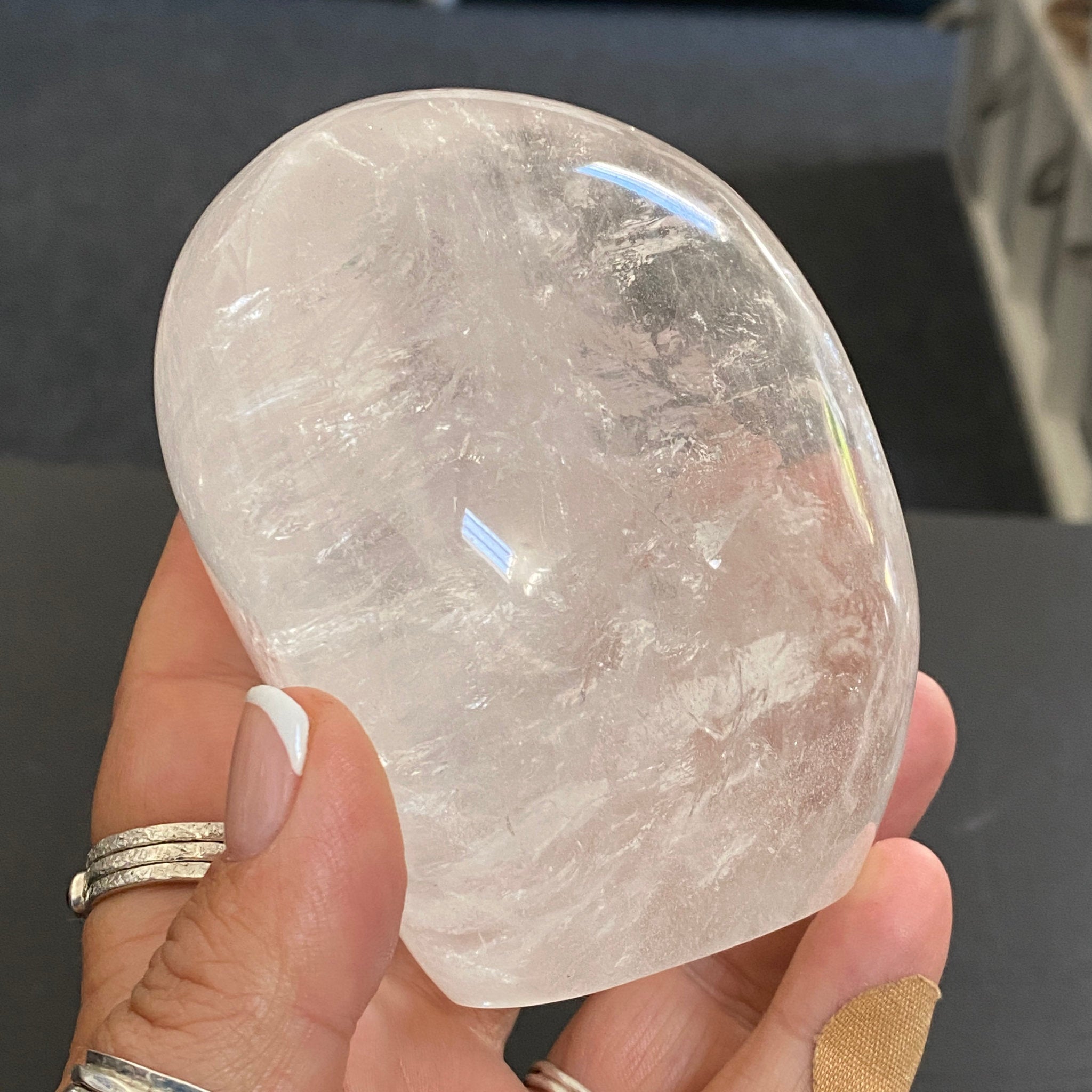 💧 River-Rolled Clear Quartz Freeform – Madagascar