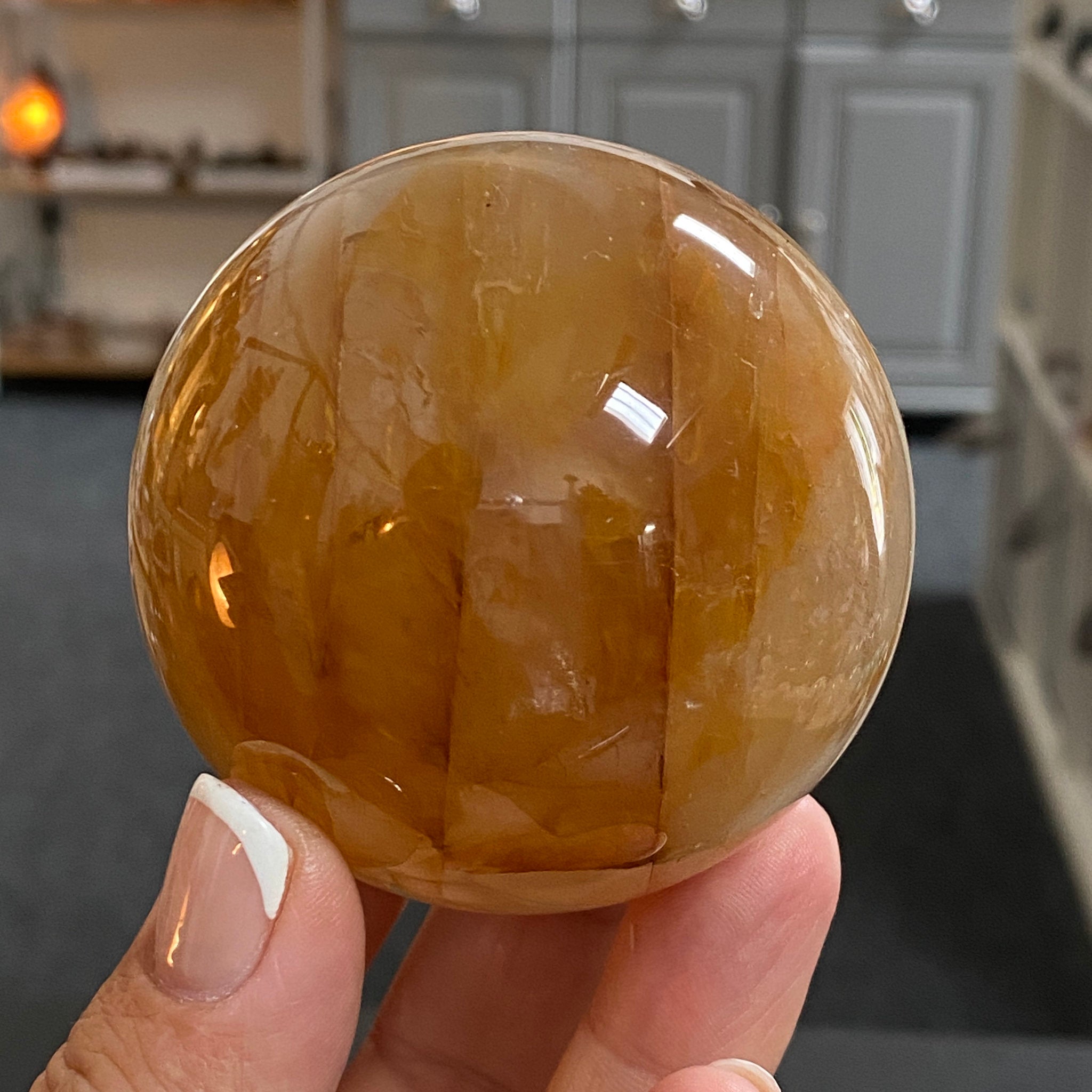 🧡 Golden Healer Quartz Sphere – Madagascar