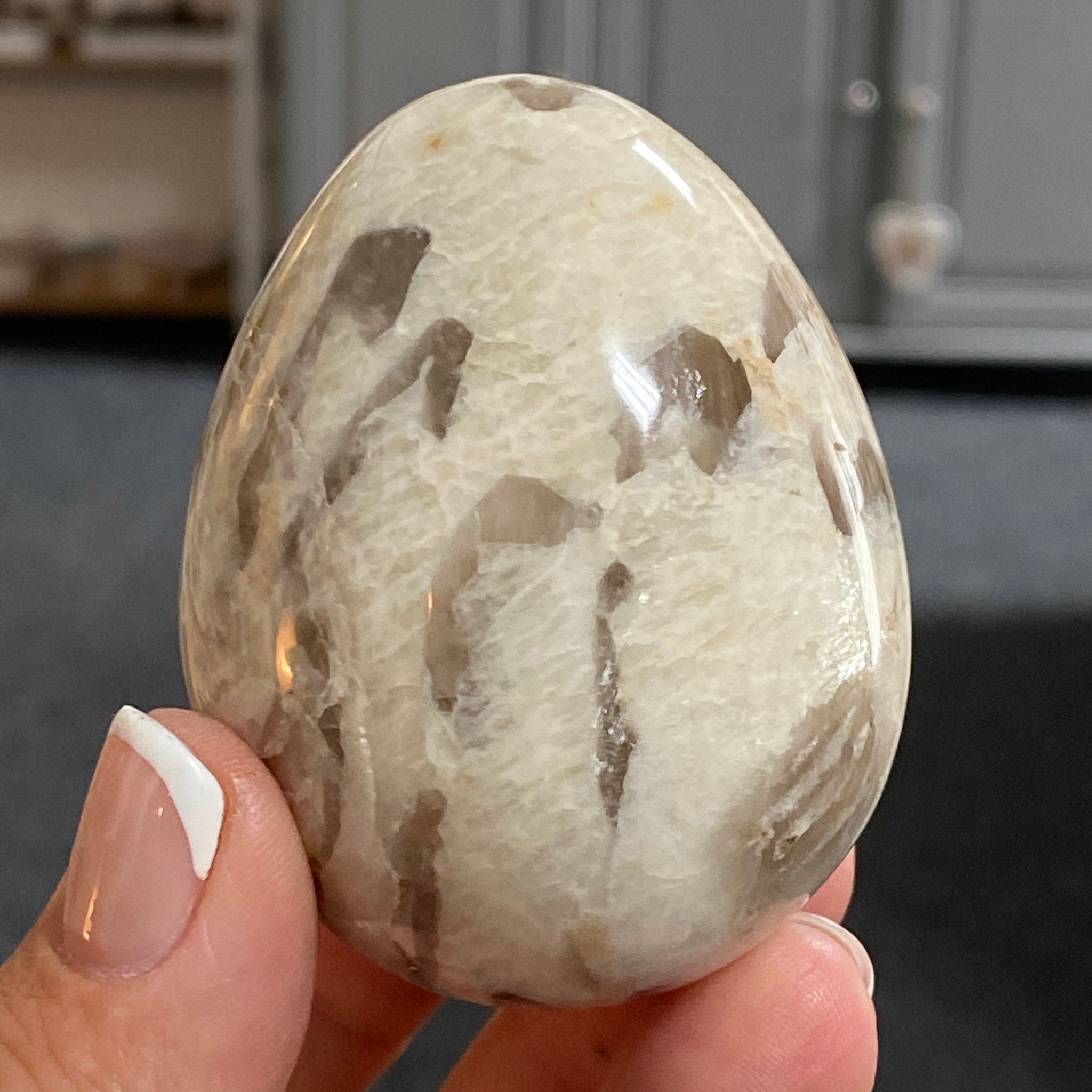 🥚 Graphic Feldspar Egg – Madagascar